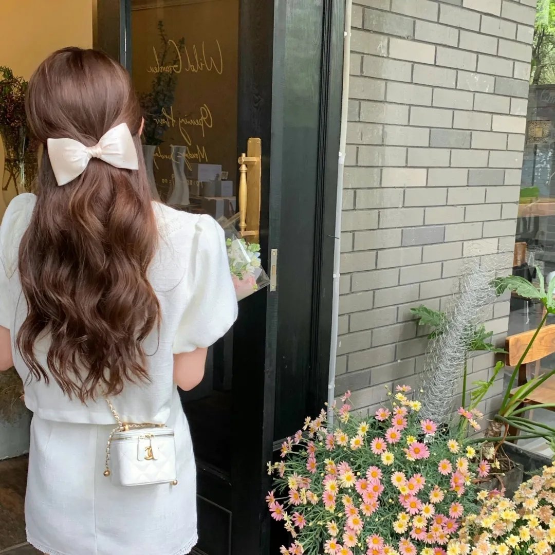 女大学生